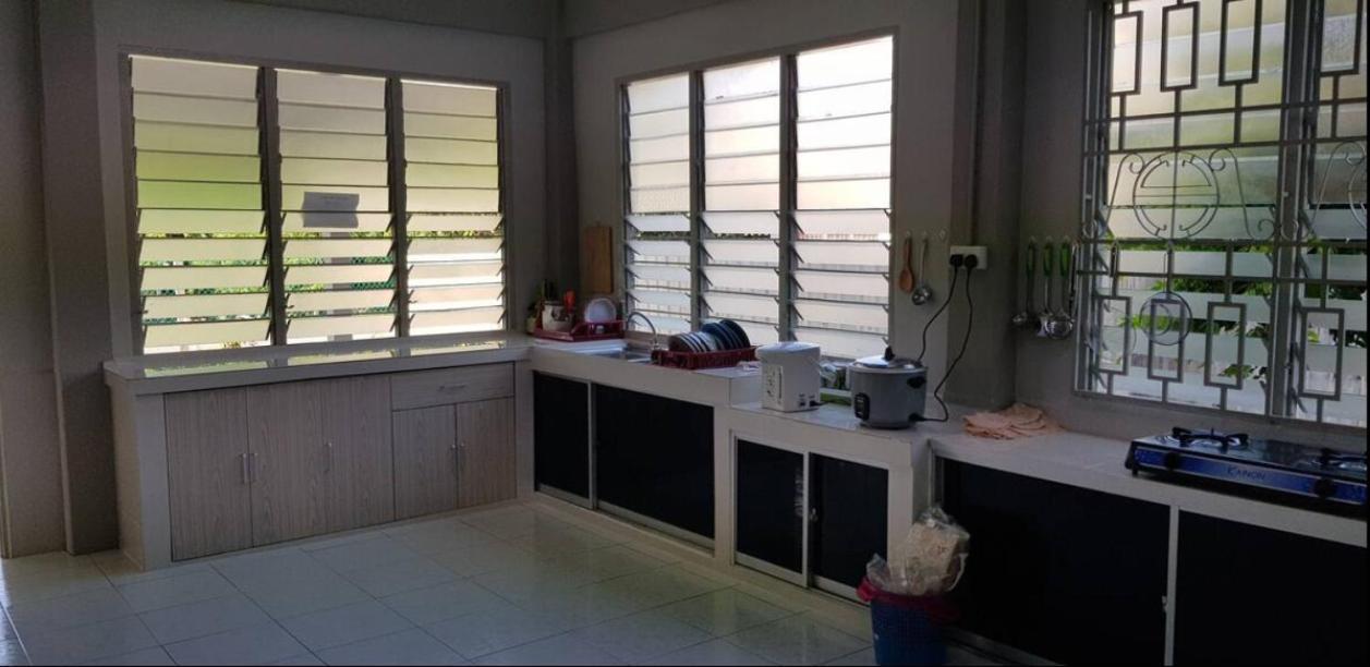 J & I B 3 Person With Shared Bathroom Homestay